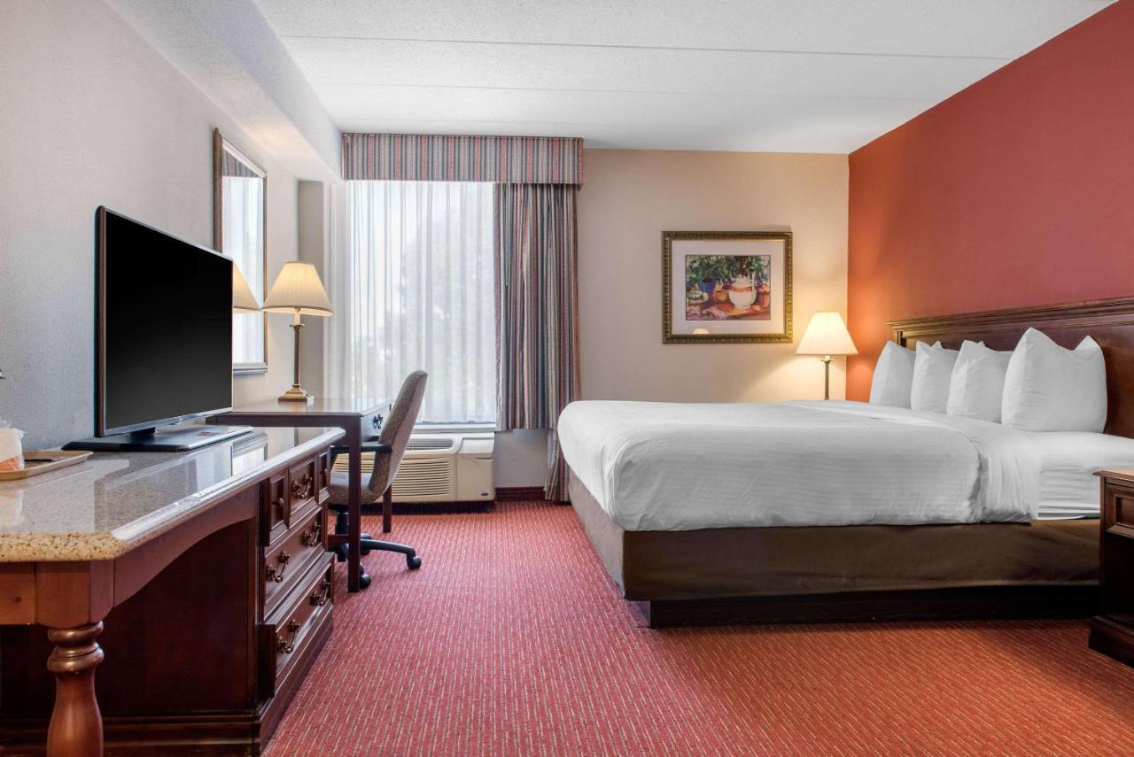 Clarion Hotel Indianapolis Exterior foto